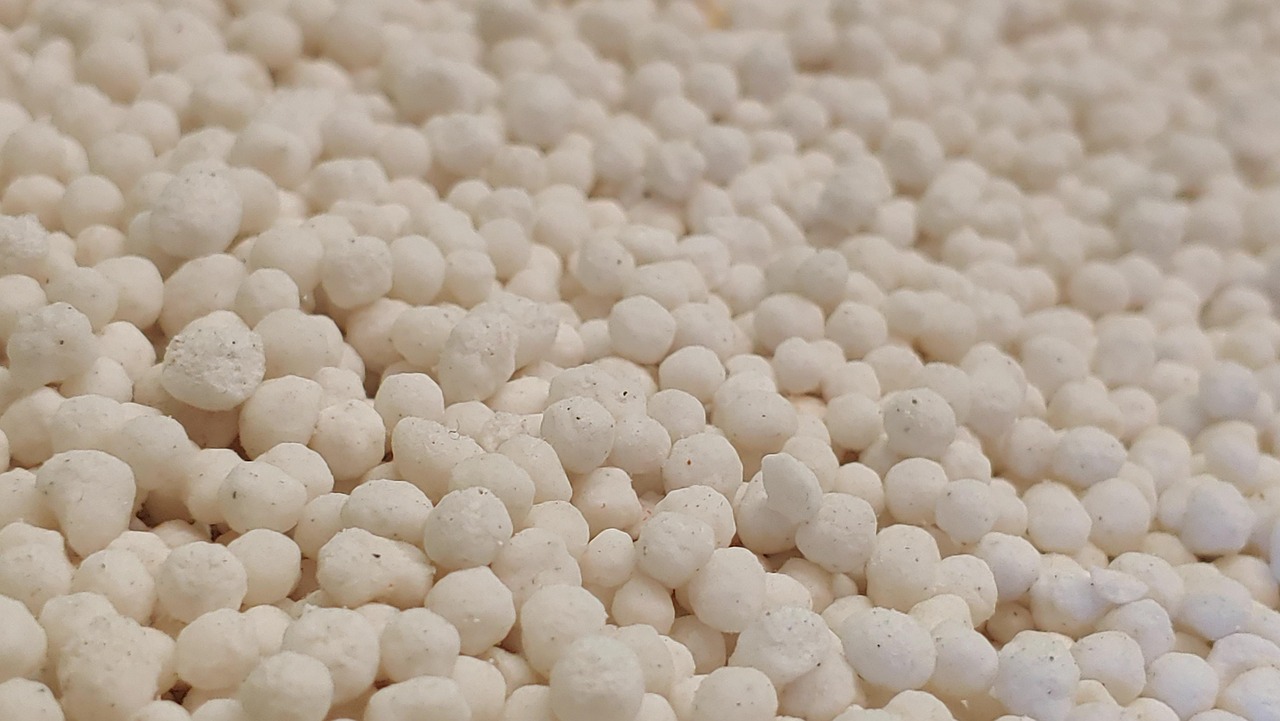 fertilizer, white, balls, nature, pearls, agriculture, garden, agricultural engineering, nitrogen, grow, nourishment, food supply, haber bosch process